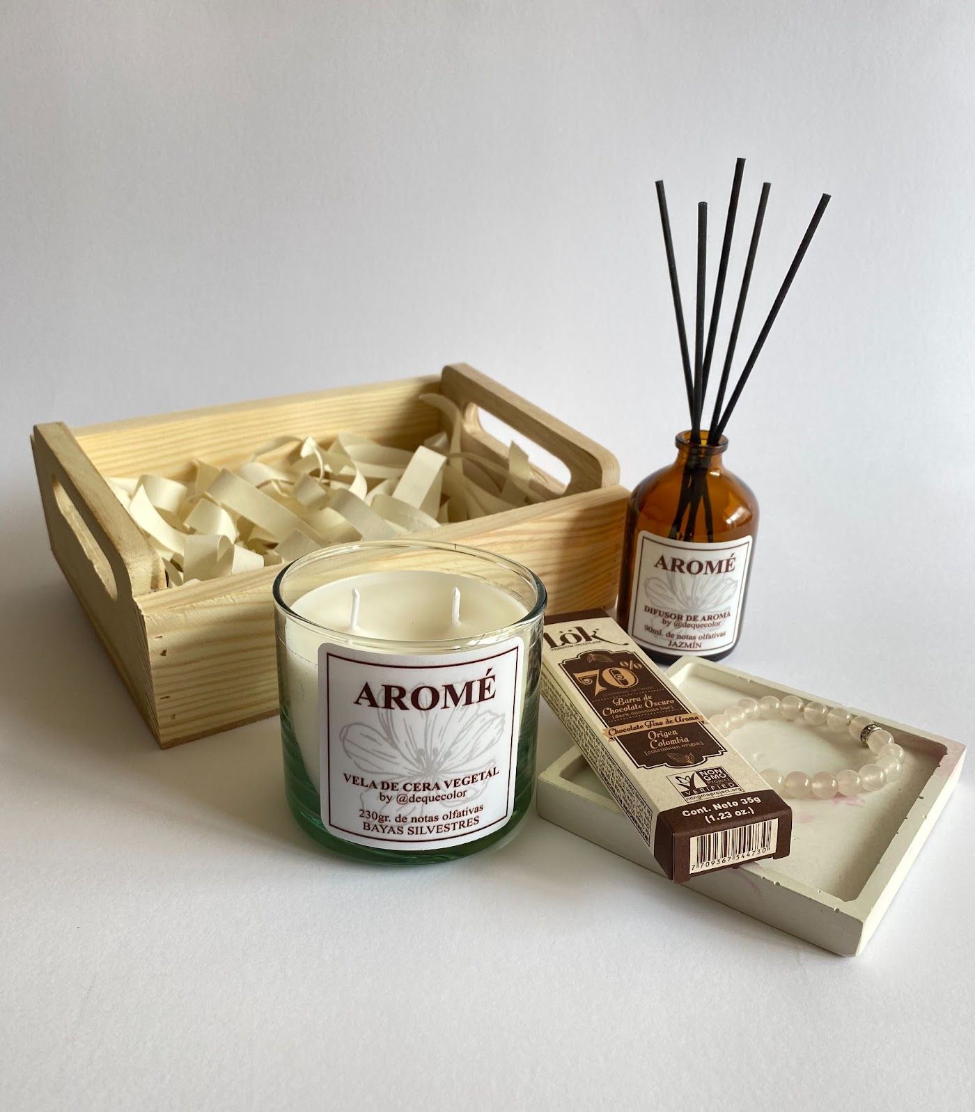 Kit de regalo AROMÉ con vela, bandeja en concreto y varitas difusoras